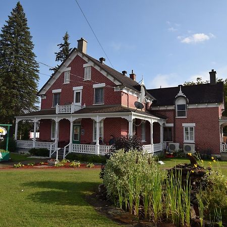 Gil Ann Saint-André-Avellin Exterior foto